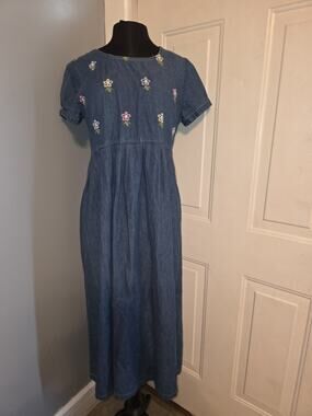 Vtg 90s Floral Embroidered Denim Jumper Dress True Blue Pastel Flowers Tie M